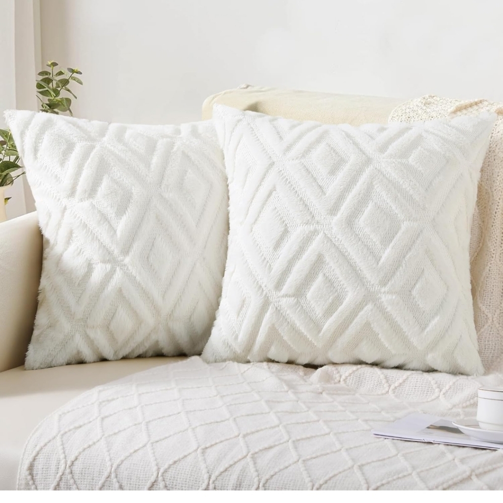 Pallene Sort Faux Fur Throw Pillow Covers, 24x24, Cream White